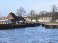 901353 Gezicht op de monding van de Leidsche Rijn in het Amsterdam-Rijnkanaal te Utrecht, vanaf het voetpad in de ...